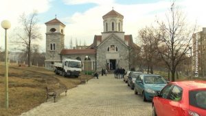 06012020_Liturgija_i_secenje_badnjaka_vtr_off_6_1_bez_ljudi_u_crkvi.mpg.Still001