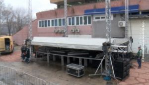 31122021_Postavljanje_bine_amfiteatar