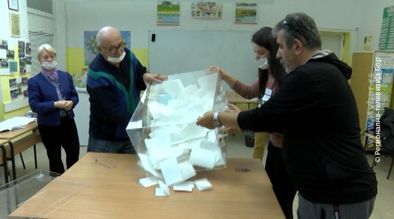 16012022_06_Zatvaranje_glasackog_mesta_Branko__-_Ljilja_16_1.mpg.Still001