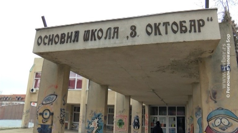 19022022_OS_3._oktobar_spolja_i_prazni_hodnici_vtr_off_19_2.mpg.Still001