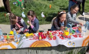 15042023_farbanje_jaja_deca